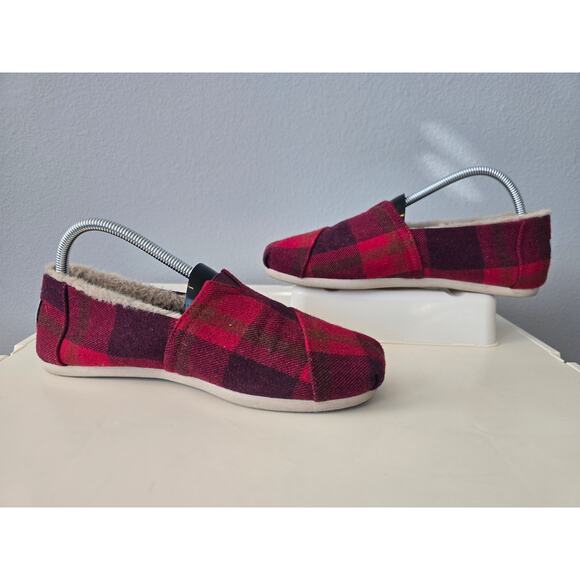 TOMS Plaid Red Fleece Lined Slip On Shoes Women’s 10 CloudBound Cozy Flats - Picture 2 of 8